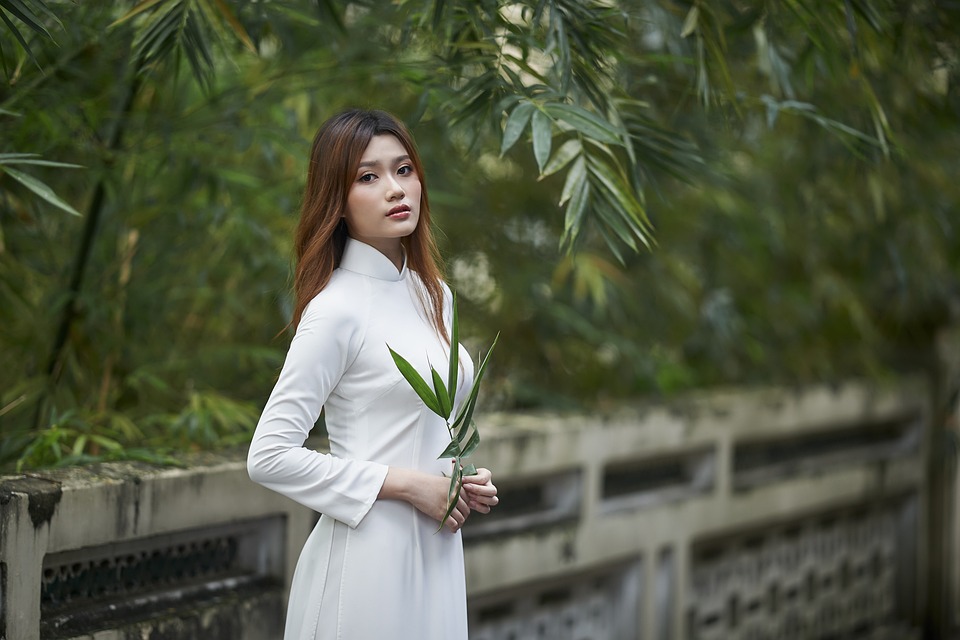 白衣女孩