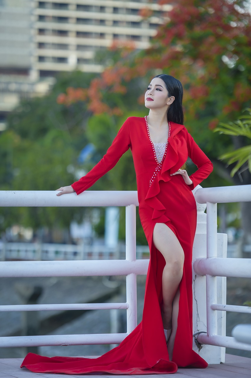 亚裔 女人 型 肖像 女模 亚洲女性 发型 时尚 风格 时尚女士 少女 女性 红色连衣裙