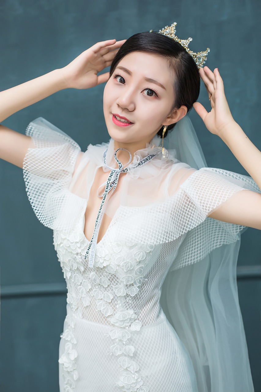 新娘 女人 少女 女士 女性 亚洲模型 亚裔 女孩 亚洲新娘 婚纱 婚纱摄影 建 模 姿势 摆姿势 模特新娘